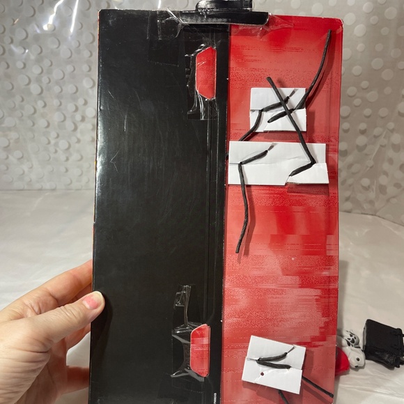 Disney Villains 🐾Cruella de Vil Fashion Doll - Picture 10 of 11